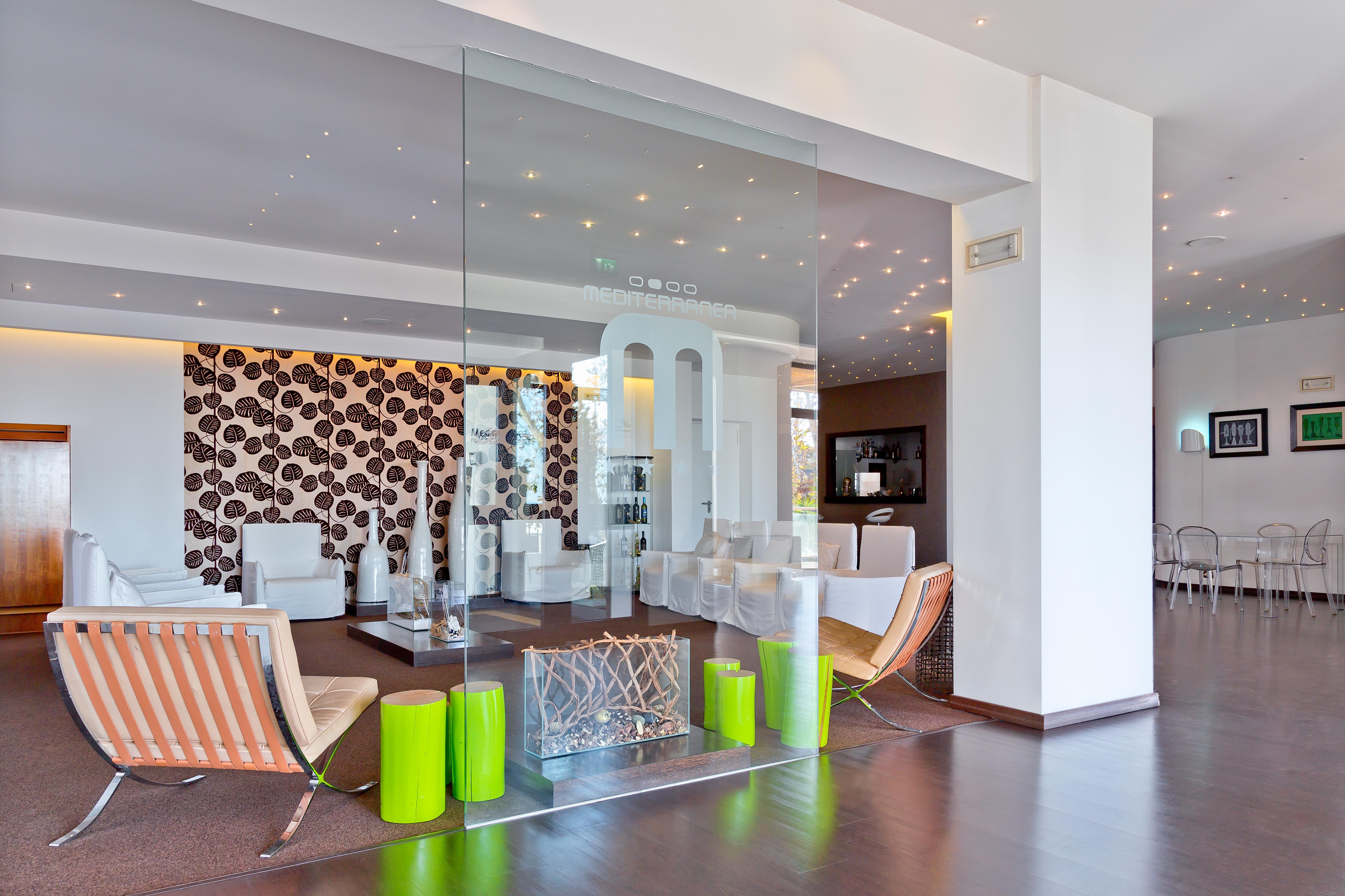 เมดิแตร์ราเนีย โฮเทล แอนด์ คอนเวนชั่น เซ็นเตอร์ Hotel ซาแลร์โน ภายนอก รูปภาพ