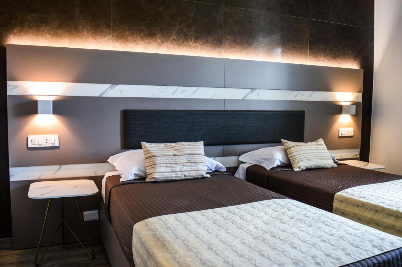 เมดิแตร์ราเนีย โฮเทล แอนด์ คอนเวนชั่น เซ็นเตอร์ Hotel ซาแลร์โน ภายนอก รูปภาพ