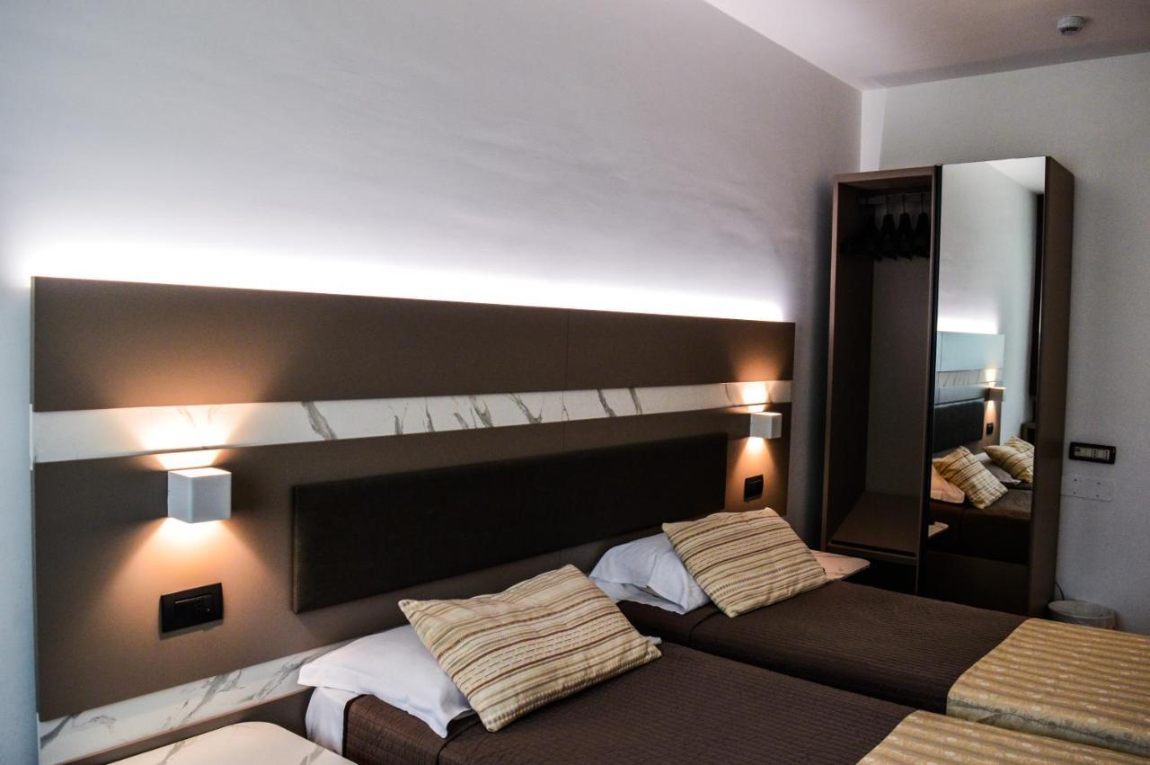 เมดิแตร์ราเนีย โฮเทล แอนด์ คอนเวนชั่น เซ็นเตอร์ Hotel ซาแลร์โน ภายนอก รูปภาพ