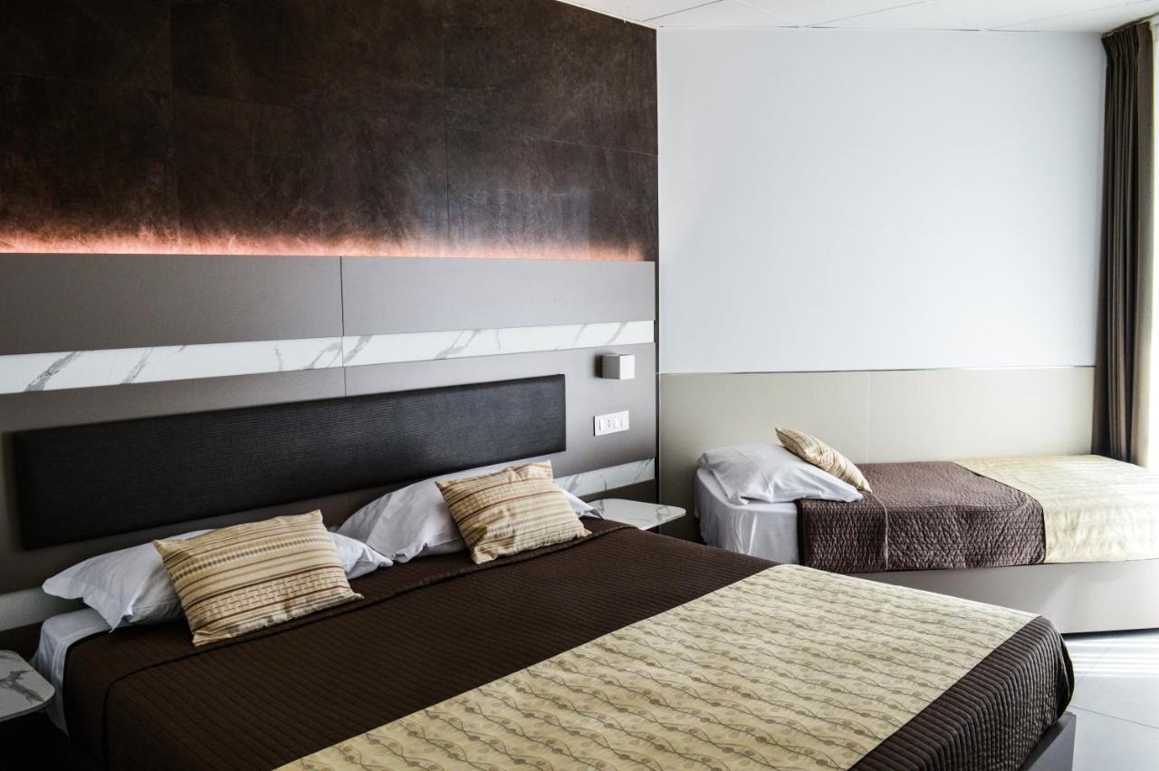 เมดิแตร์ราเนีย โฮเทล แอนด์ คอนเวนชั่น เซ็นเตอร์ Hotel ซาแลร์โน ภายนอก รูปภาพ