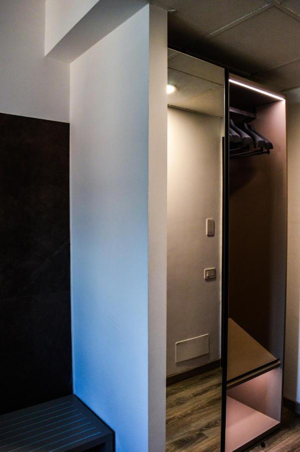 เมดิแตร์ราเนีย โฮเทล แอนด์ คอนเวนชั่น เซ็นเตอร์ Hotel ซาแลร์โน ภายนอก รูปภาพ