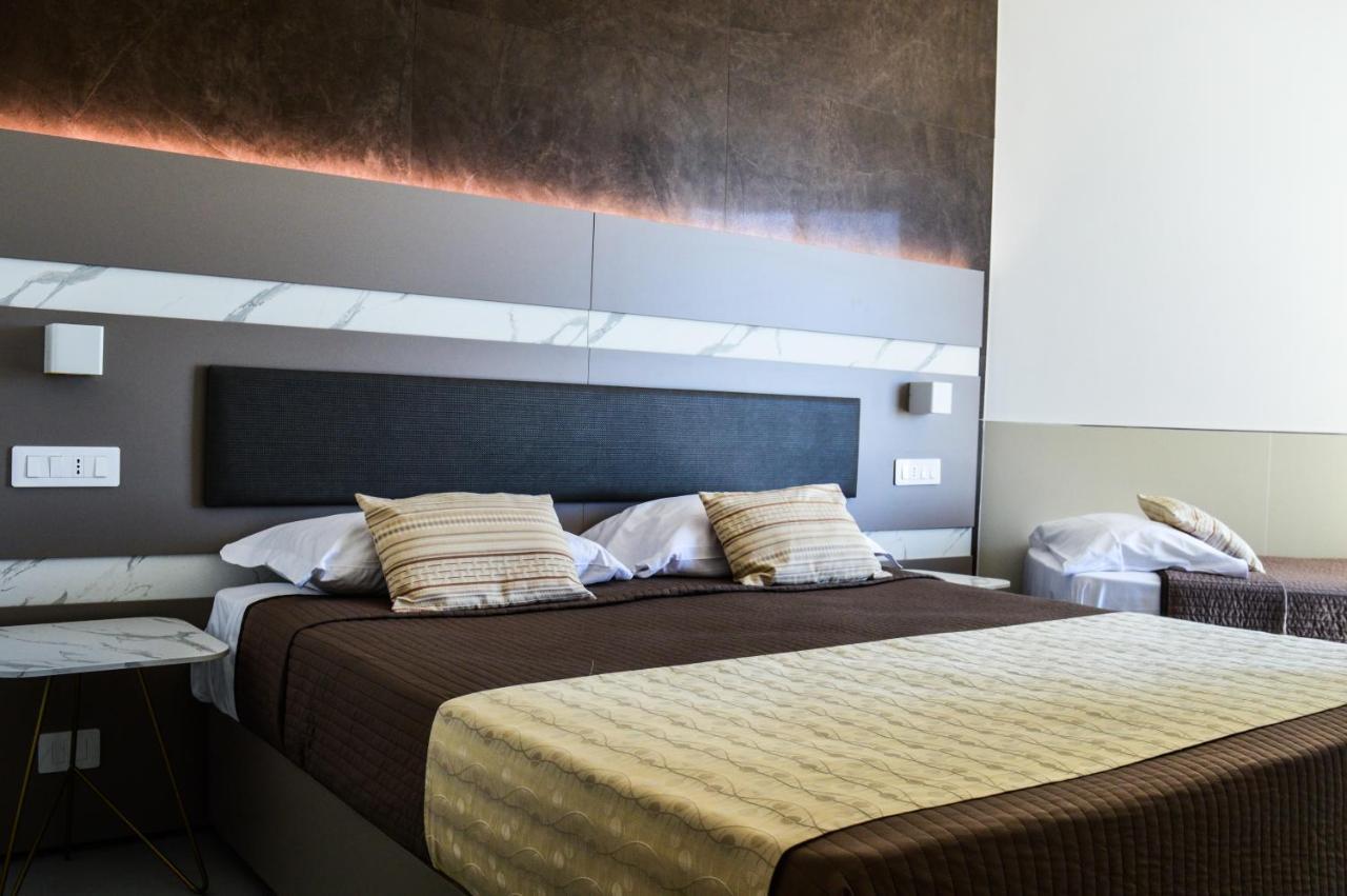 เมดิแตร์ราเนีย โฮเทล แอนด์ คอนเวนชั่น เซ็นเตอร์ Hotel ซาแลร์โน ภายนอก รูปภาพ