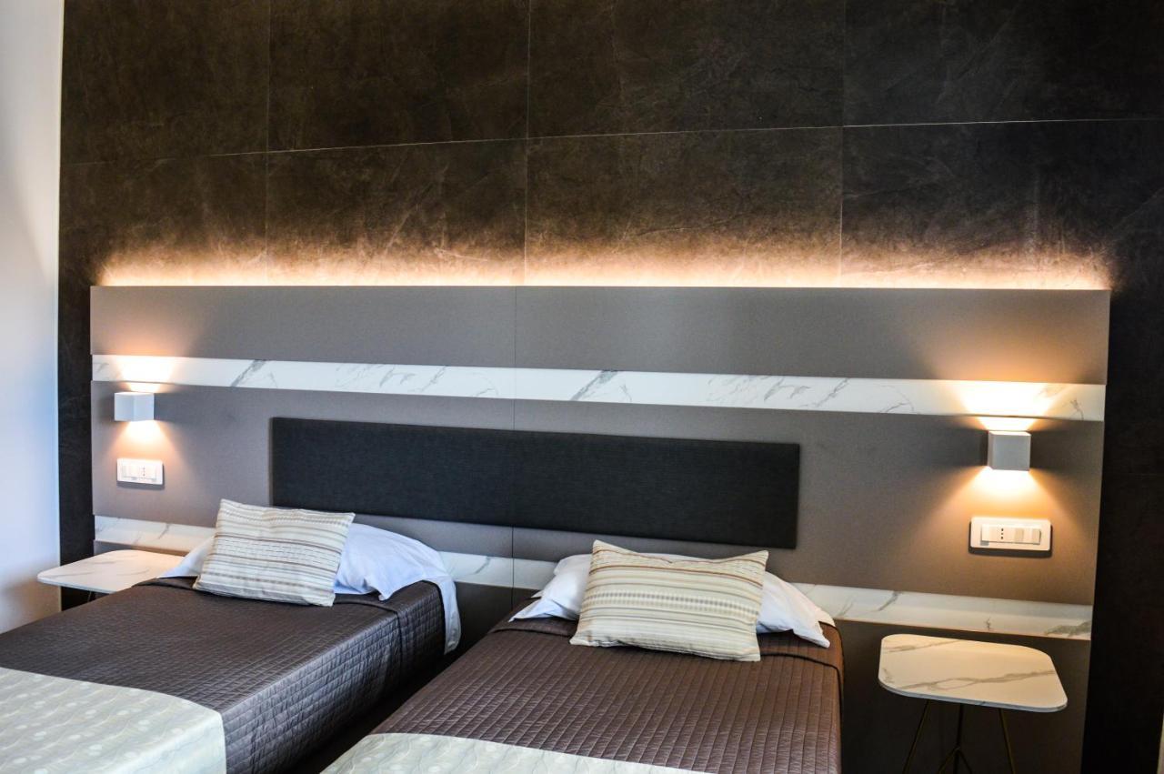 เมดิแตร์ราเนีย โฮเทล แอนด์ คอนเวนชั่น เซ็นเตอร์ Hotel ซาแลร์โน ภายนอก รูปภาพ