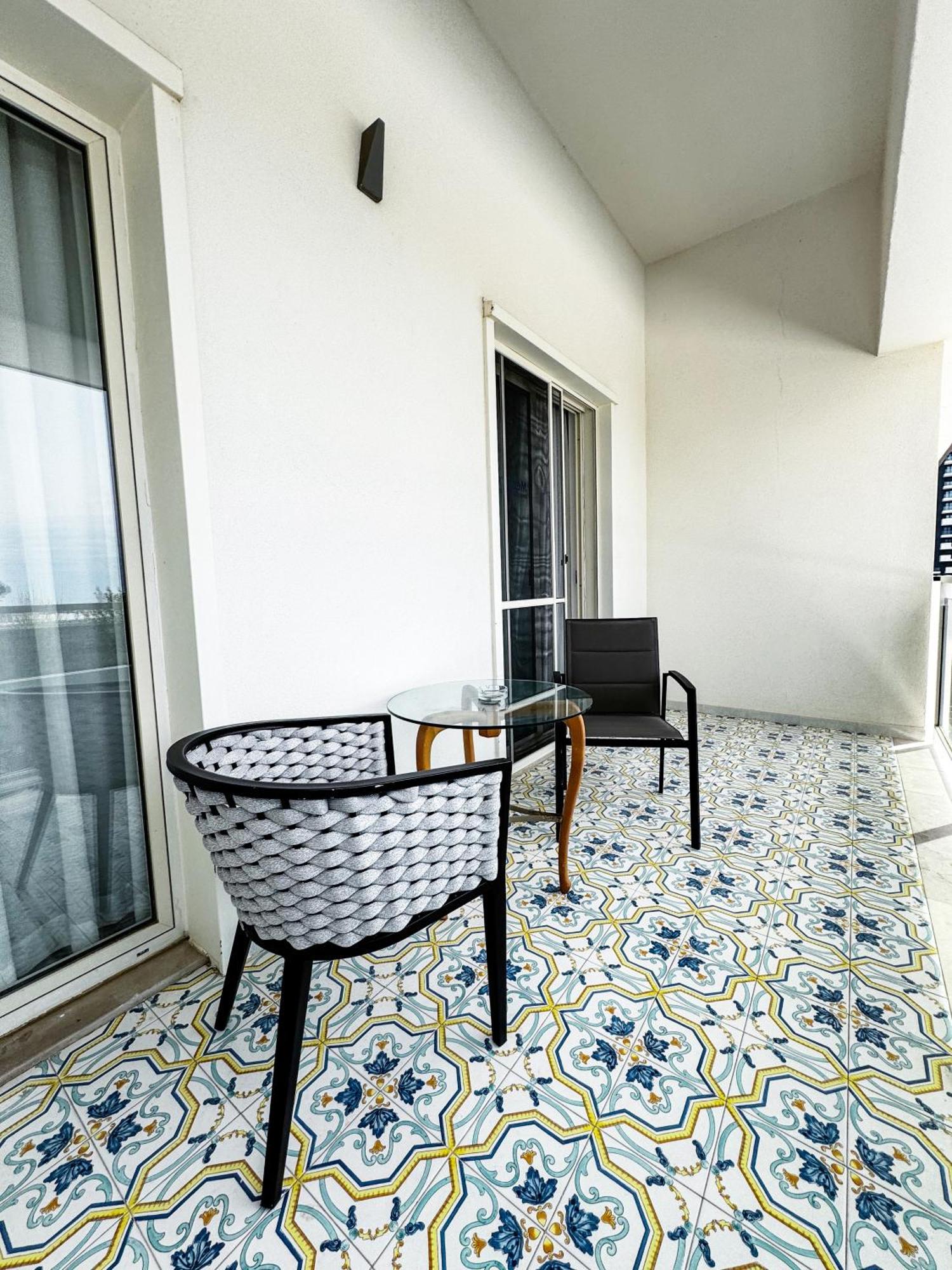 เมดิแตร์ราเนีย โฮเทล แอนด์ คอนเวนชั่น เซ็นเตอร์ Hotel ซาแลร์โน ภายนอก รูปภาพ